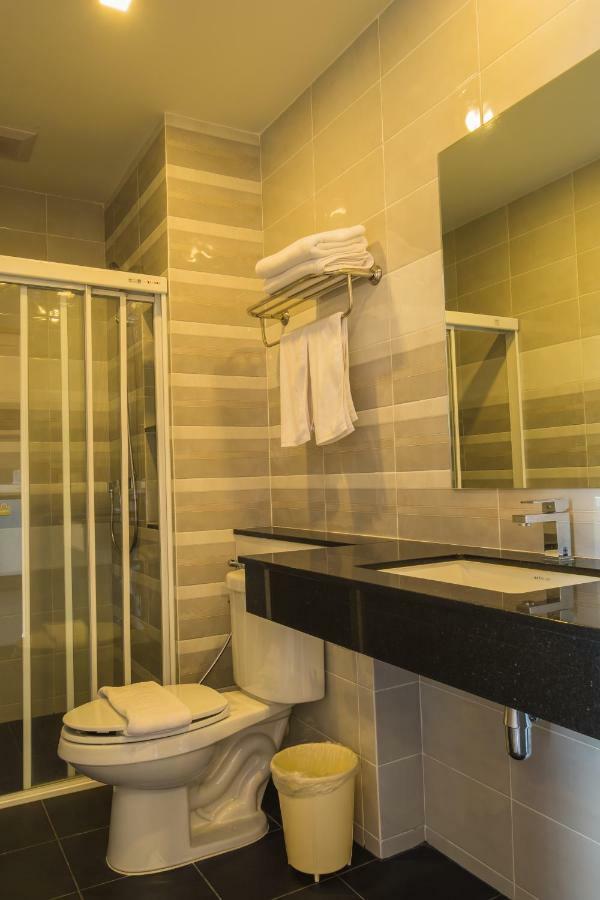 Innara Hotel Паттайя Экстерьер фото